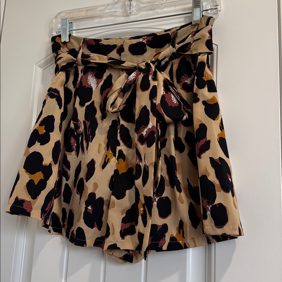 NWOT Jealous Tomato Multicolor Patterned Shorts Size M - Picture 2 of 9